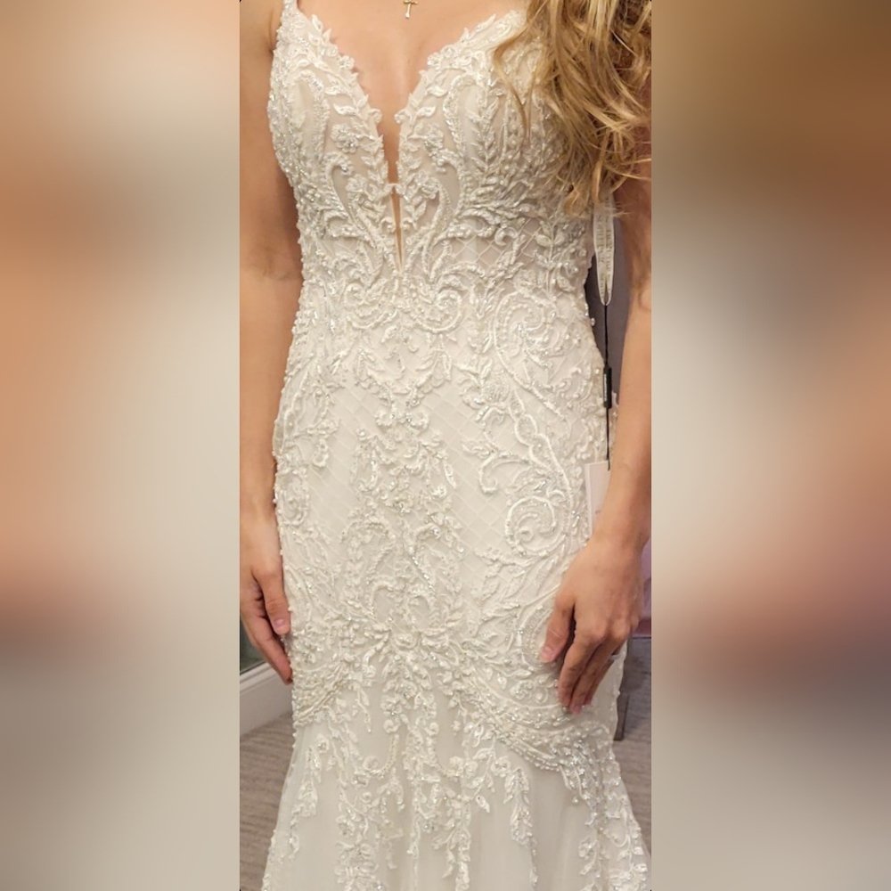 Demitrios size 0-1 convirtable gown